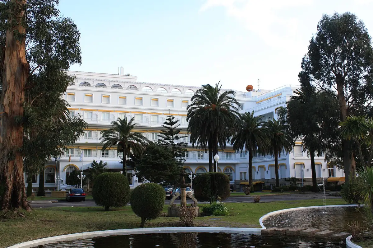 Gran Hotel La Toja entre palmeras y jardines