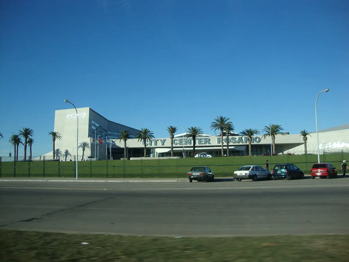 Complejo City Center Rosario visto desde la autopista